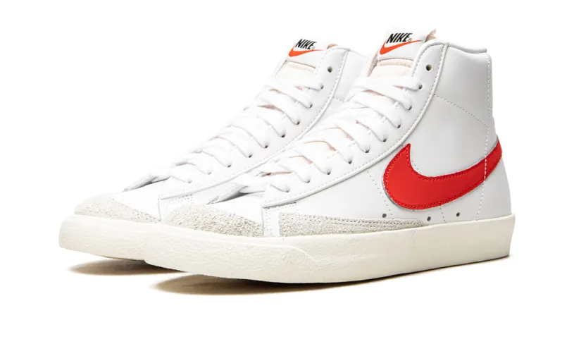 Nike Lifestyle BLAZER MID '77 VNTG WMNS 'Habanero Red'